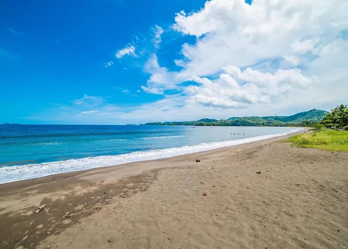 Pool Access, 2-min Walk To Playa Potrero Holiday home *