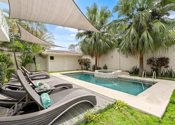Holiday home Pool Access, 2-min Walk To Playa Potrero Playa Flamingo