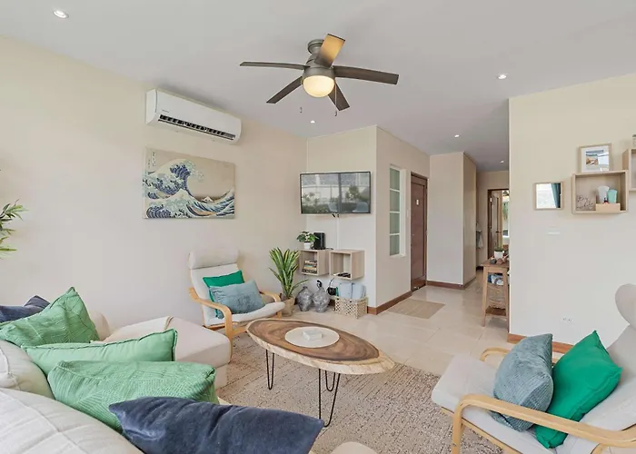 Holiday home Pool Access, 2-min Walk To Playa Potrero Playa Flamingo